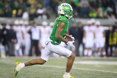 The Oregon Ducks take on then UCLA Bruins at 7:30 pm in Eugene, Oregon on Nov 19, 2022. (Jackson Fisk / Eric Evans Photography)