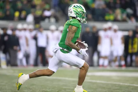 The Oregon Ducks take on then UCLA Bruins at 7:30 pm in Eugene, Oregon on Nov 19, 2022.  (Jackson Fisk / Eric Evans Photography)