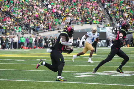 The Oregon Ducks take on the Ucla Bruins at 12:30pm in Eugene, Oregon on Oct 22, 2022. (Jackson Fisk/ Eric Evans Photography)
