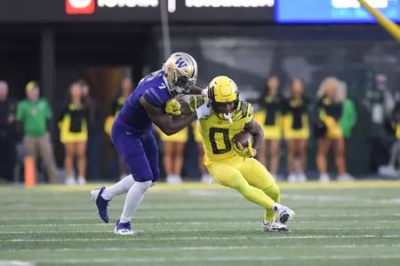 The Oregon Ducks take on the Washington Huskies at Autzen Stadium in Eugene, Oregon on November 12, 2022 (Isaac Wasserman/ Eric Evans Photography)