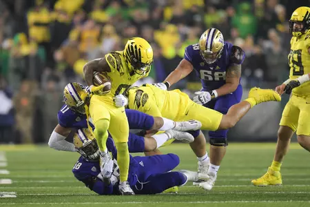 The Oregon Ducks take on the Washington Huskies at Autzen Stadium in Eugene, Oregon on November 12, 2022 (Isaac Wasserman/ Eric Evans Photography)