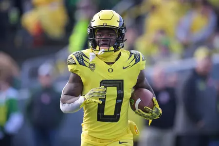 The Oregon Ducks take on the Washington Huskies at Autzen Stadium in Eugene, Oregon on November 12, 2022 (Isaac Wasserman/ Eric Evans Photography)