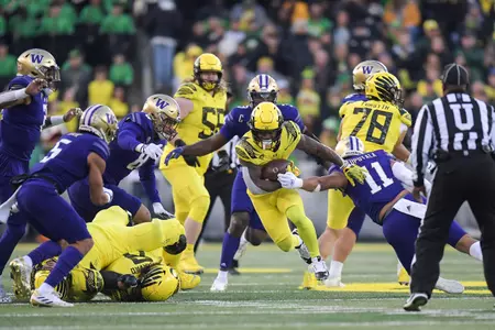 The Oregon Ducks take on the Washington Huskies at Autzen Stadium in Eugene, Oregon on November 12, 2022 (Isaac Wasserman/ Eric Evans Photography)