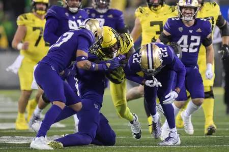 The Oregon Ducks take on the Washington Huskies at Autzen Stadium in Eugene, Oregon on November 12, 2022 (Isaac Wasserman/ Eric Evans Photography)