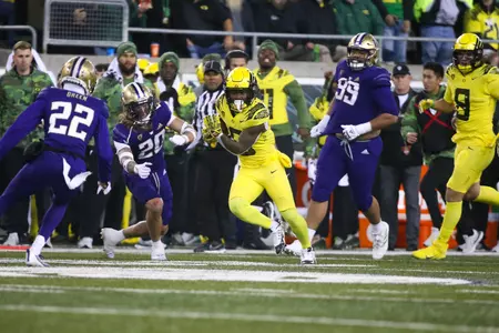 The Oregon Ducks take on the Washington Huskies at 4 pm in Eugene, Oregon on Nov 12, 2022.  (Jackson Fisk/ Eric Evans Photography)