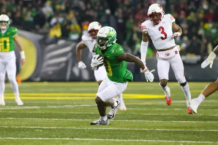The Oregon Ducks take on then UCLA Bruins at 7:30 pm in Eugene, Oregon on Nov 19, 2022.  (Jackson Fisk / Eric Evans Photography)