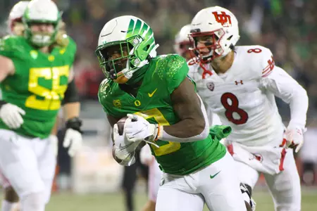 The Oregon Ducks take on then UCLA Bruins at 7:30 pm in Eugene, Oregon on Nov 19, 2022.  (Jackson Fisk / Eric Evans Photography)