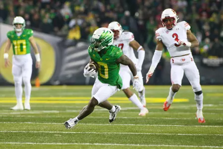 The Oregon Ducks take on then UCLA Bruins at 7:30 pm in Eugene, Oregon on Nov 19, 2022.  (Jackson Fisk / Eric Evans Photography)