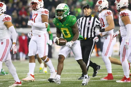 The Oregon Ducks take on then UCLA Bruins at 7:30 pm in Eugene, Oregon on Nov 19, 2022.  (Jackson Fisk / Eric Evans Photography)