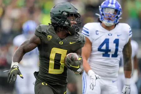 The Oregon Ducks take on the BYU Cougars at Autzen Stadium in Eugene, Oregon on September 17, 2022 (Isaac Wasserman/ Eric Evans Photography)