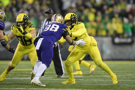 The Oregon Ducks take on the Washington Huskies at Autzen Stadium in Eugene, Oregon on November 12, 2022 (Isaac Wasserman/ Eric Evans Photography)