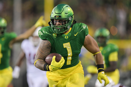 The Oregon Ducks take on the Stanford Cardinal at Autzen Stadium in Eugene, Oregon on October 1, 2022 (Isaac Wasserman/ Eric Evans Photography)