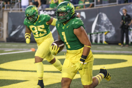The Oregon Ducks take on the Stanford Cardinal at Autzen Stadium in Eugene, Oregon on October 1, 2022. (Jackson Fisk/ Eric Evans Photography)