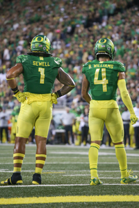 The Oregon Ducks take on the Stanford Cardinal at Autzen Stadium in Eugene, Oregon on October 1, 2022. (Jackson Fisk/ Eric Evans Photography)