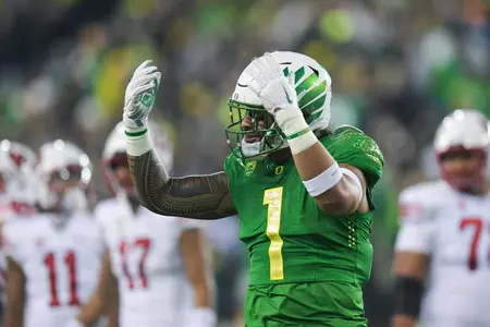 The Oregon Ducks take on the Utah Utes at Autzen Stadium in Eugene, Oregon on November 19, 2022 (Isaac Wasserman/ Eric Evans Photography)