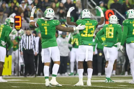 The Oregon Ducks take on then UCLA Bruins at 7:30 pm in Eugene, Oregon on Nov 19, 2022.  (Jackson Fisk / Eric Evans Photography)