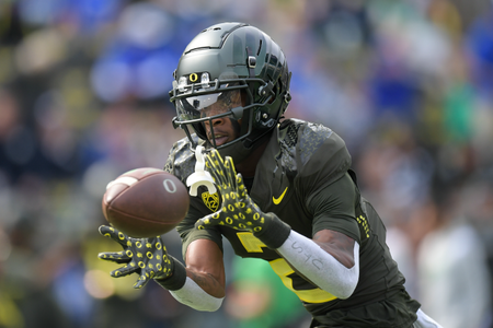 The Oregon Ducks take on the BYU Cougars at Autzen Stadium in Eugene, Oregon on September 17, 2022 (Isaac Wasserman/ Eric Evans Photography)
