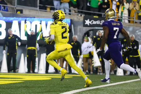 The Oregon Ducks take on the Washington Huskies at 4 pm in Eugene, Oregon on Nov 12, 2022. (Jackson Fisk/ Eric Evans Photography)