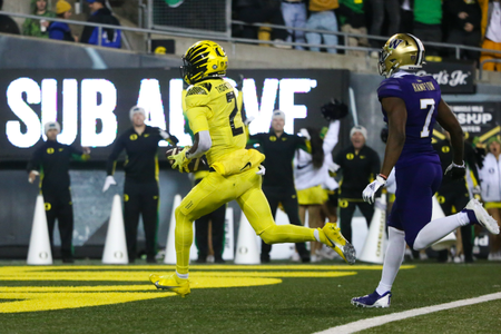 The Oregon Ducks take on the Washington Huskies at 4 pm in Eugene, Oregon on Nov 12, 2022. (Jackson Fisk/ Eric Evans Photography)