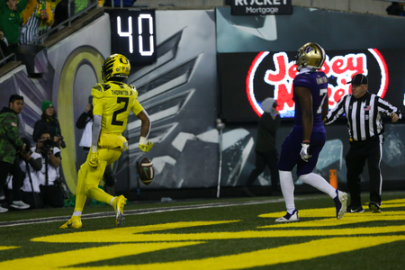 The Oregon Ducks take on the Washington Huskies at 4 pm in Eugene, Oregon on Nov 12, 2022. (Jackson Fisk/ Eric Evans Photography)
