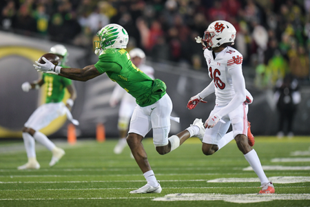 The Oregon Ducks take on the Utah Utes at Autzen Stadium in Eugene, Oregon on November 19, 2022 (Isaac Wasserman/ Eric Evans Photography)