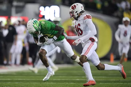 The Oregon Ducks take on the Utah Utes at Autzen Stadium in Eugene, Oregon on November 19, 2022 (Isaac Wasserman/ Eric Evans Photography)