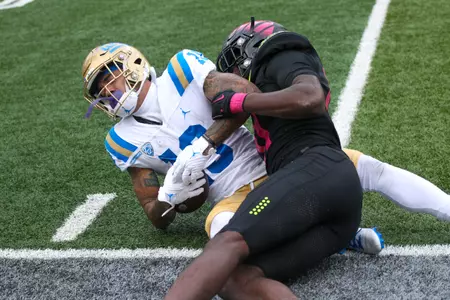 The Oregon Ducks take on the Ucla Bruins at 12:30pm in Eugene, Oregon on Oct 22, 2022. (Jackson Fisk/ Eric Evans Photography)