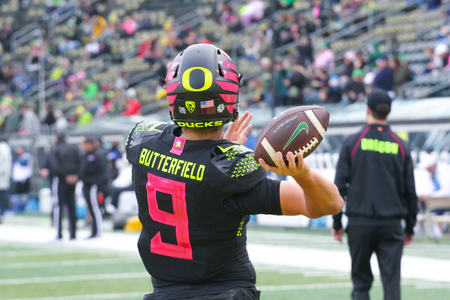 The Oregon Ducks take on the Ucla Bruins at 12:30pm in Eugene, Oregon on Oct 22, 2022. (Jackson Fisk/ Eric Evans Photography)