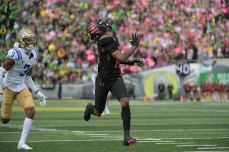 The Oregon Ducks take on the UCLA Bruins at Autzen Stadium in Eugene, Oregon on October 22, 2022 (Chris Poulsen / Eric Evans  Photography)