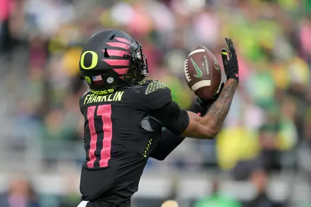 The Oregon Ducks take on the UCLA Bruins at Autzen Stadium in Eugene, Oregon on October 22, 2021 (Isaac Wasserman/ Eric Evans Photography)
