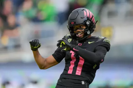The Oregon Ducks take on the UCLA Bruins at Autzen Stadium in Eugene, Oregon on October 22, 2021 (Isaac Wasserman/ Eric Evans Photography)
