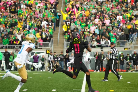 The Oregon Ducks take on the Ucla Bruins at 12:30pm in Eugene, Oregon on Oct 22, 2022. (Jackson Fisk/ Eric Evans Photography)