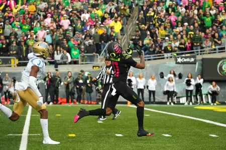 The Oregon Ducks take on the Ucla Bruins at 12:30pm in Eugene, Oregon on Oct 22, 2022. (Jackson Fisk/ Eric Evans Photography)