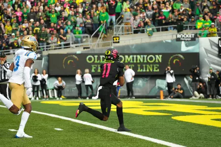 The Oregon Ducks take on the Ucla Bruins at 12:30pm in Eugene, Oregon on Oct 22, 2022. (Jackson Fisk/ Eric Evans Photography)