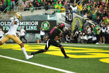 The Oregon Ducks take on the Ucla Bruins at 12:30pm in Eugene, Oregon on Oct 22, 2022. (Jackson Fisk/ Eric Evans Photography)
