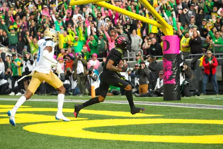 The Oregon Ducks take on the Ucla Bruins at 12:30pm in Eugene, Oregon on Oct 22, 2022. (Jackson Fisk/ Eric Evans Photography)