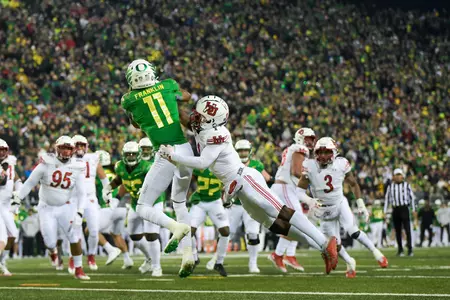 The Oregon Ducks take on the Utah Utes at Autzen Stadium in Eugene, Oregon on November 19, 2022 (Isaac Wasserman/ Eric Evans Photography)