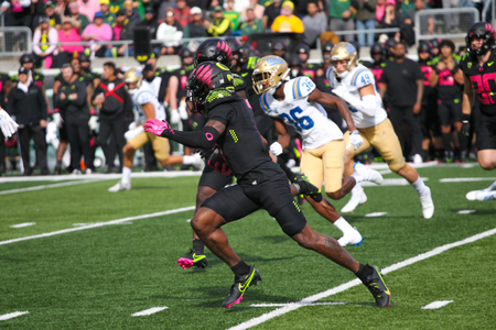 The Oregon Ducks take on the Ucla Bruins at 12:30pm in Eugene, Oregon on Oct 22, 2022. (Jackson Fisk/ Eric Evans Photography)