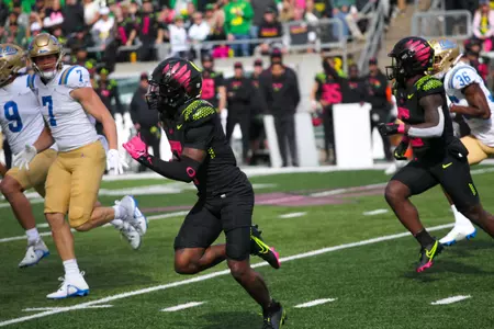 The Oregon Ducks take on the Ucla Bruins at 12:30pm in Eugene, Oregon on Oct 22, 2022. (Jackson Fisk/ Eric Evans Photography)