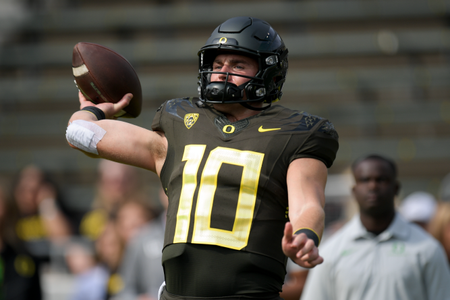 The Oregon Ducks take on the BYU Cougars at Autzen Stadium in Eugene, Oregon on September 17, 2022 (Isaac Wasserman/ Eric Evans Photography)