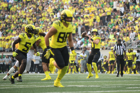 The Oregon Ducks take on the Eastern Washington Eagles at Autzen Stadium in Eugene, Oregon on September 10, 2022 (Isaac Wasserman/ Eric Evans Photography)