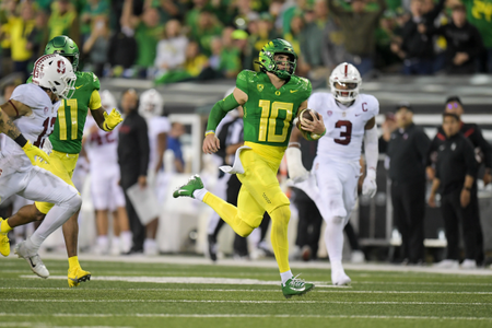 The Oregon Ducks take on the Stanford Cardinal at Autzen Stadium in Eugene, Oregon on October 1, 2022 (Isaac Wasserman/ Eric Evans Photography)