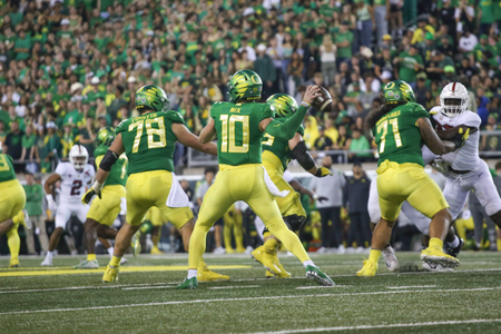 The Oregon Ducks take on the Stanford Cardinal at Autzen Stadium in Eugene, Oregon on October 1, 2022. (Jackson Fisk/ Eric Evans Photography)