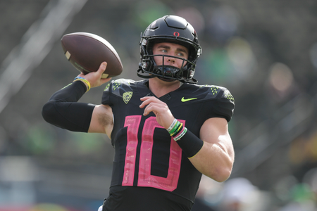 The Oregon Ducks take on the UCLA Bruins at Autzen Stadium in Eugene, Oregon on October 22, 2021 (Isaac Wasserman/ Eric Evans Photography)