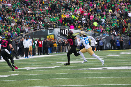 The Oregon Ducks take on the Ucla Bruins at 12:30pm in Eugene, Oregon on Oct 22, 2022. (Jackson Fisk/ Eric Evans Photography)
