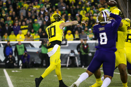 The Oregon Ducks take on the Washington Huskies at 4 pm in Eugene, Oregon on Nov 12, 2022. (Jackson Fisk/ Eric Evans Photography)