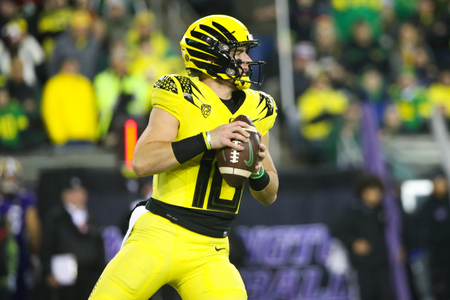 The Oregon Ducks take on the Washington Huskies at 4 pm in Eugene, Oregon on Nov 12, 2022. (Jackson Fisk/ Eric Evans Photography)