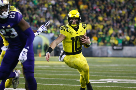 The Oregon Ducks take on the Washington Huskies at 4 pm in Eugene, Oregon on Nov 12, 2022. (Jackson Fisk/ Eric Evans Photography)