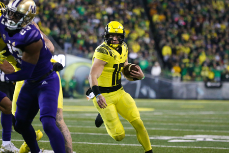 The Oregon Ducks take on the Washington Huskies at 4 pm in Eugene, Oregon on Nov 12, 2022. (Jackson Fisk/ Eric Evans Photography)
