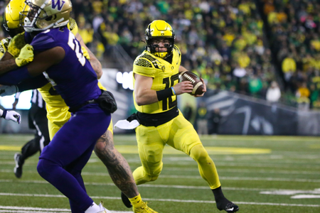 The Oregon Ducks take on the Washington Huskies at 4 pm in Eugene, Oregon on Nov 12, 2022. (Jackson Fisk/ Eric Evans Photography)